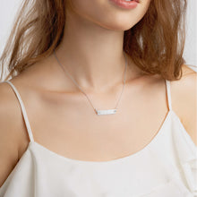 Cargar imagen en el visor de la galería, Nicana Flower Power Engraved Silver Bar Chain Necklace
