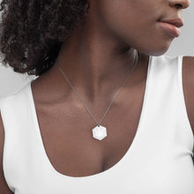 Cargar imagen en el visor de la galería, Nicana Buds Engraved Silver Hexagon Necklace