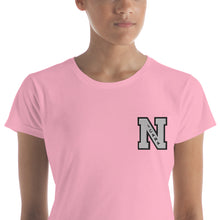Cargar imagen en el visor de la galería, Nicana Letterman Women's short sleeve t-shirt
