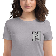 Cargar imagen en el visor de la galería, Nicana Letterman Women's short sleeve t-shirt