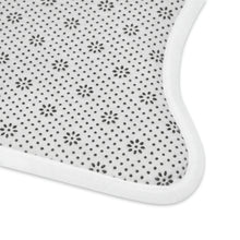 Cargar imagen en el visor de la galería, Nicana Fish and Bones Pet Feeding Mats
