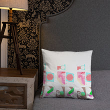 将图片加载到图库查看器，Nicana Pink Splash Basic Pillow
