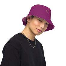 Cargar imagen en el visor de la galería, Nicana Fuchsia Strike Reversible bucket hat

