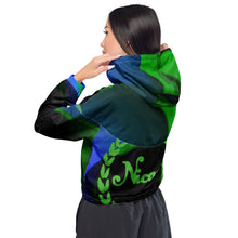 Charger l&#39;image dans la galerie, Nicana Azul Verde Swirl Women’s cropped windbreaker
