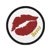 Load image into Gallery viewer, Nicana Besos (kisses)Embroidered patches
