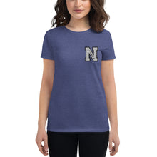 Cargar imagen en el visor de la galería, Nicana Letterman Women&#39;s short sleeve t-shirt
