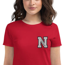 Cargar imagen en el visor de la galería, Nicana Letterman Women&#39;s short sleeve t-shirt
