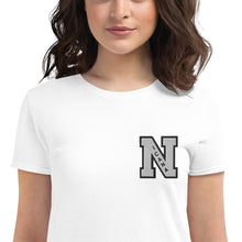 Cargar imagen en el visor de la galería, Nicana Letterman Women&#39;s short sleeve t-shirt
